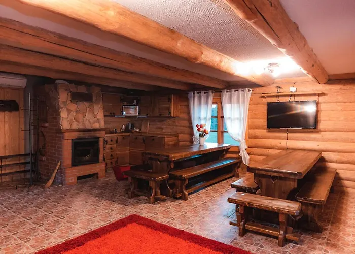 Tindioru House بيت للعطل